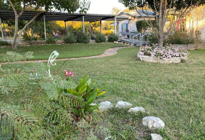 Bellavida B&b And Retreat