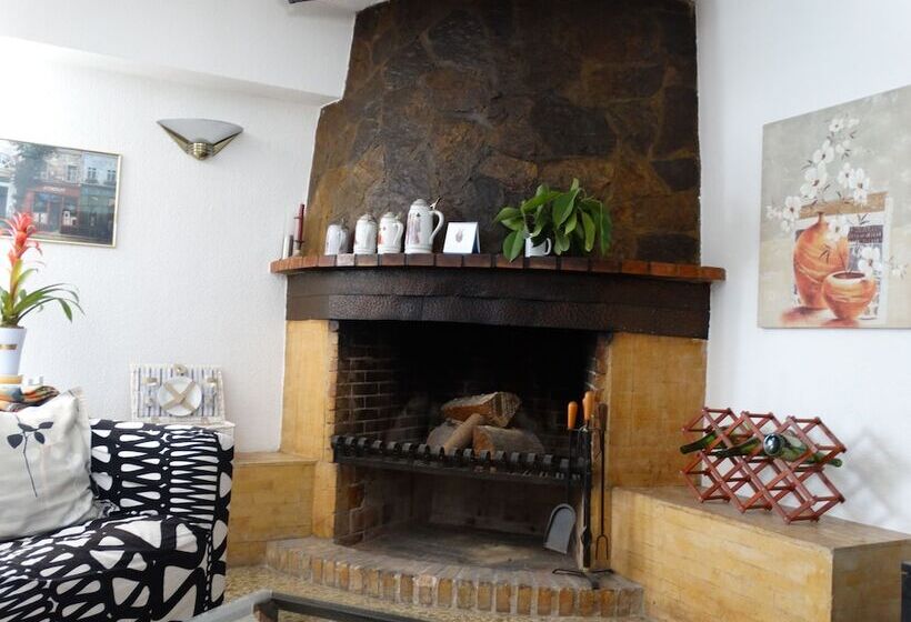 مسافرخانه Gasthaus Orsi