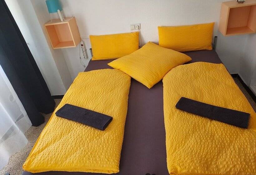 مسافرخانه Gasthaus Orsi