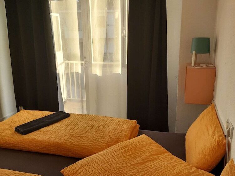 مسافرخانه Gasthaus Orsi