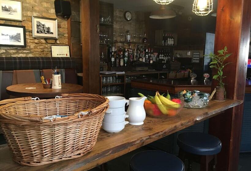 פונדק Phelips Arms