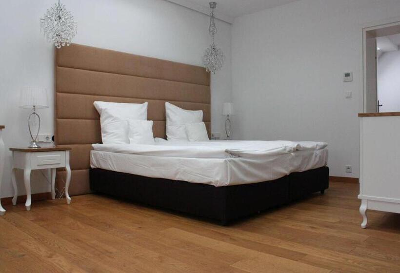 בית מלון כפרי Alhambra