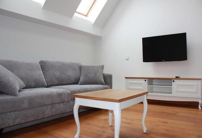 בית מלון כפרי Alhambra