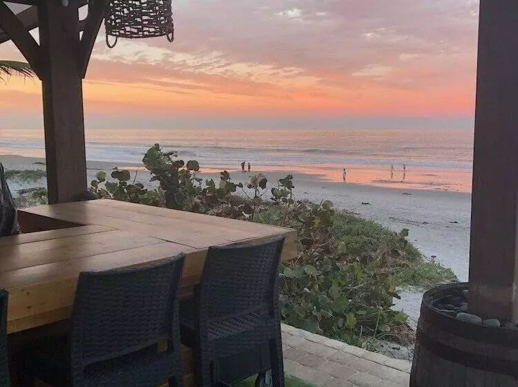 Hotelli Bleu Beach Resort