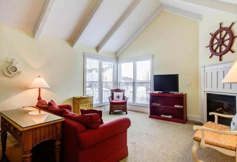 בית מלון כפרי Captain's Cottage Suites