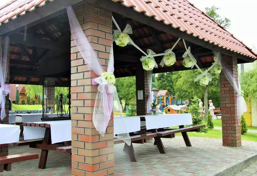 هتل Centrum Szkolenioworekreacyjne Park Poniwiec