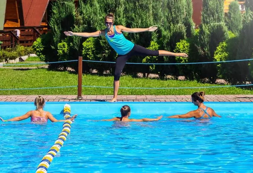 هتل Centrum Szkolenioworekreacyjne Park Poniwiec