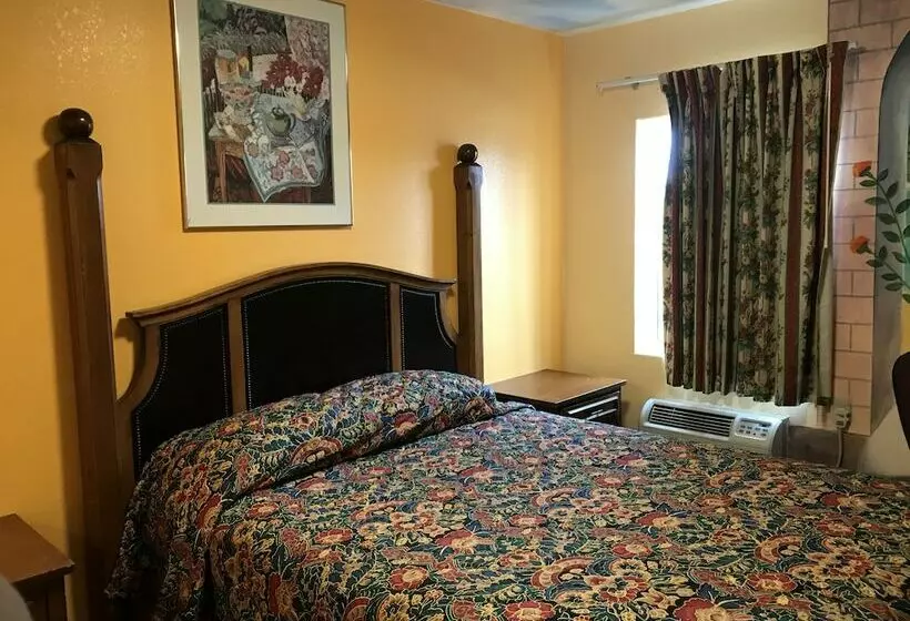 ホテル Deluxe Inn