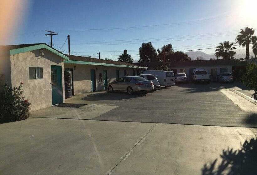 בית מלון כפרי Deluxe Inn