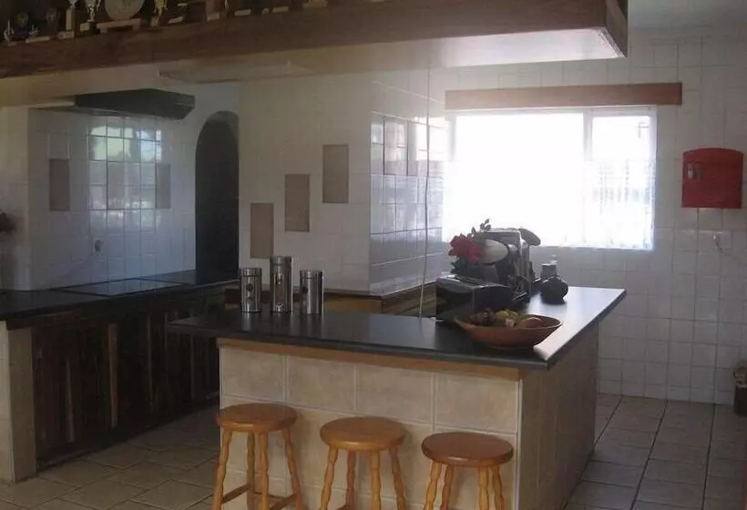 Hotelli Dolphin View Guesthouse