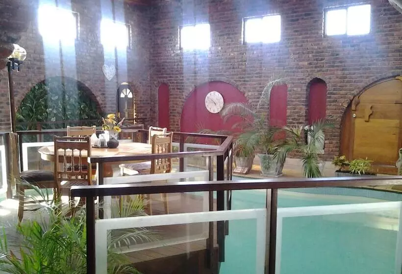 Hotelli Dolphin View Guesthouse