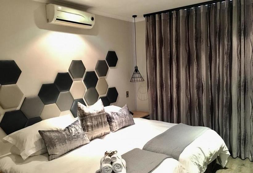 فندق Feathers Boutique