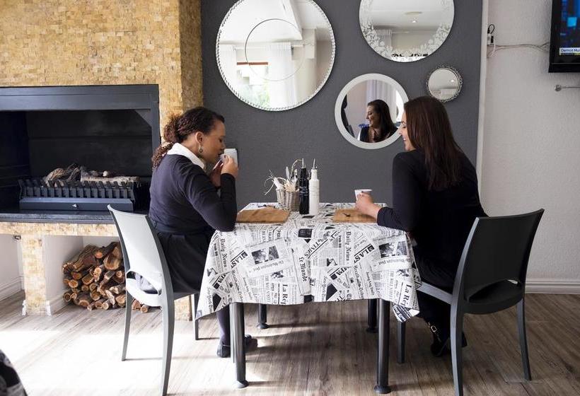 فندق Feathers Boutique