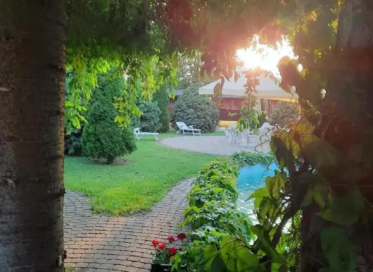 Hotelli Gasthof Laci Betyár