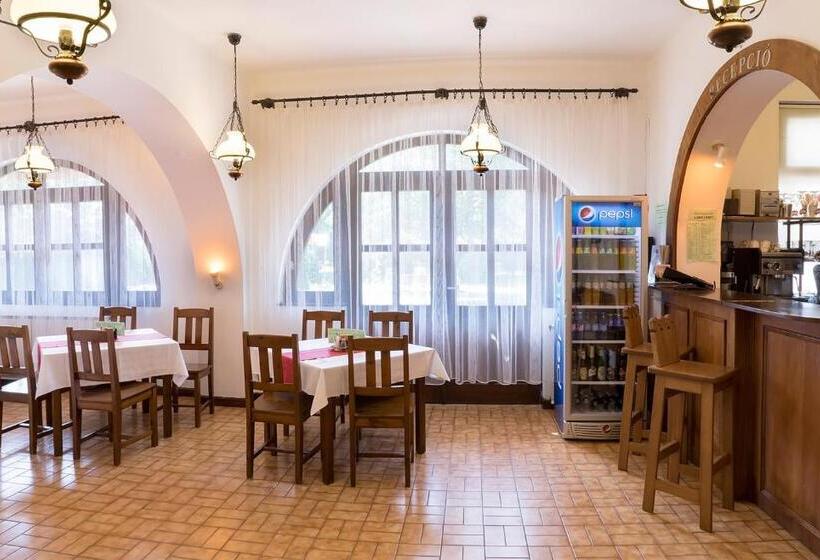 Отель Gasthof Laci Betyár