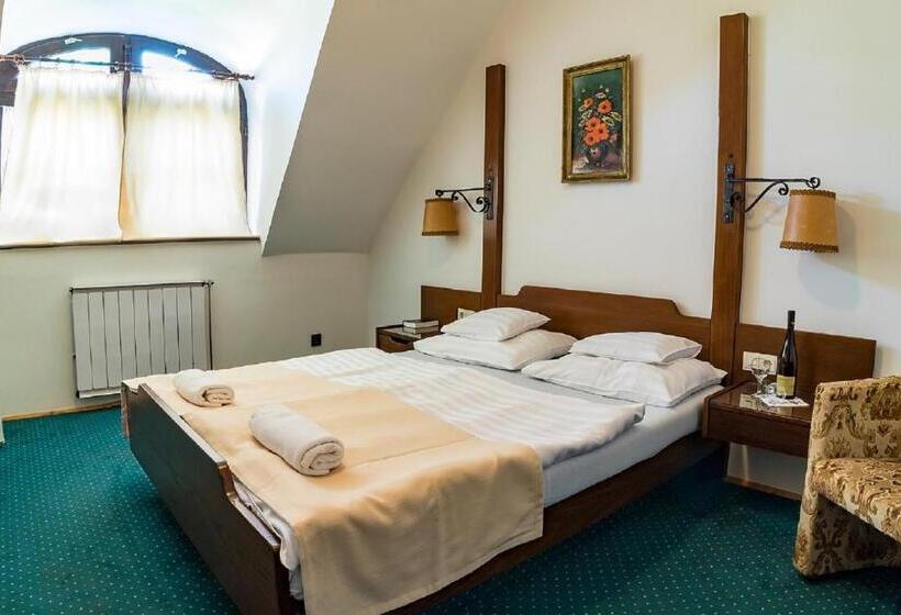 Отель Gasthof Laci Betyár