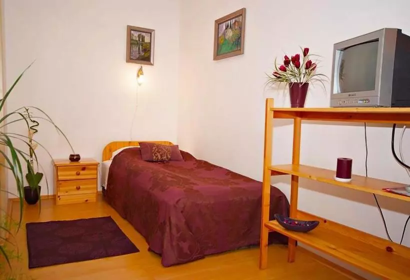 هتل Humgaria Apartmanhaz
