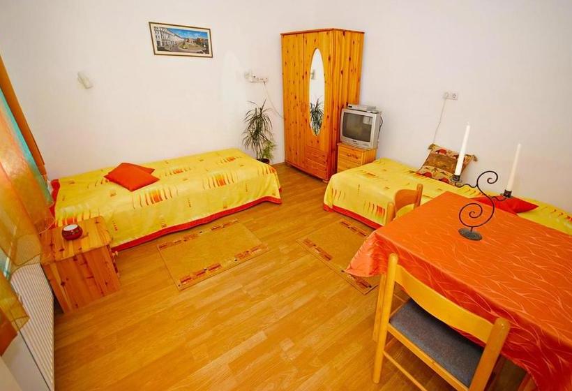 Отель Humgaria Apartmanhaz