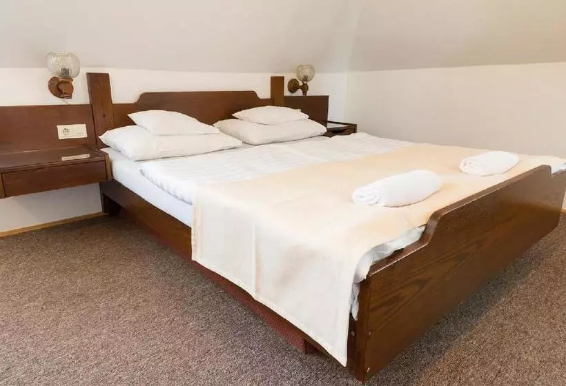 Hotelli Gasthof Laci Betyár