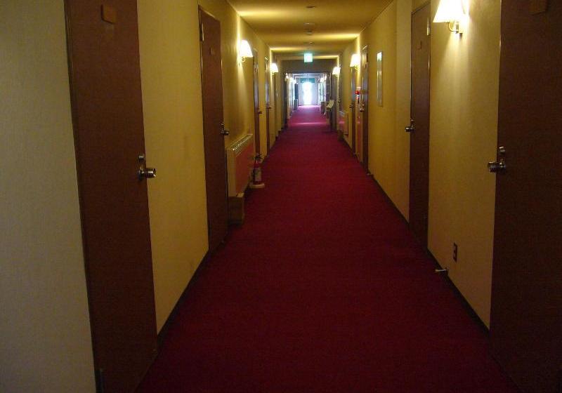 Отель Naeba Springs