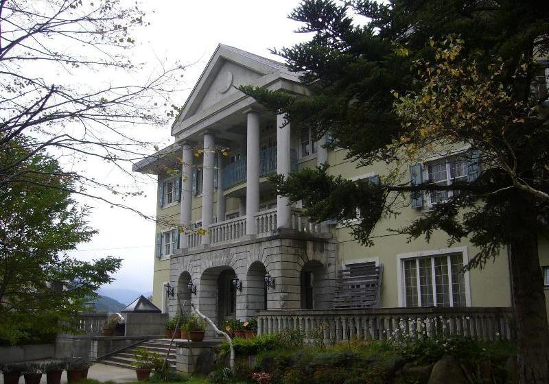 Отель Naeba Springs