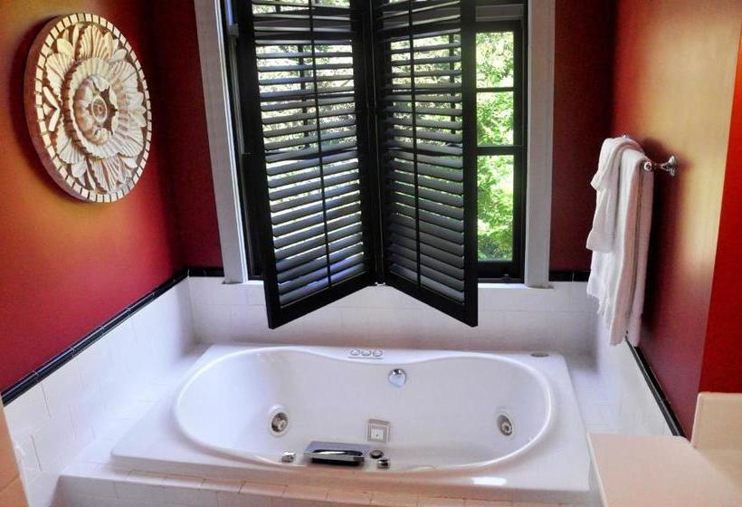 Отель Om Sanctuary Holistic Retreat