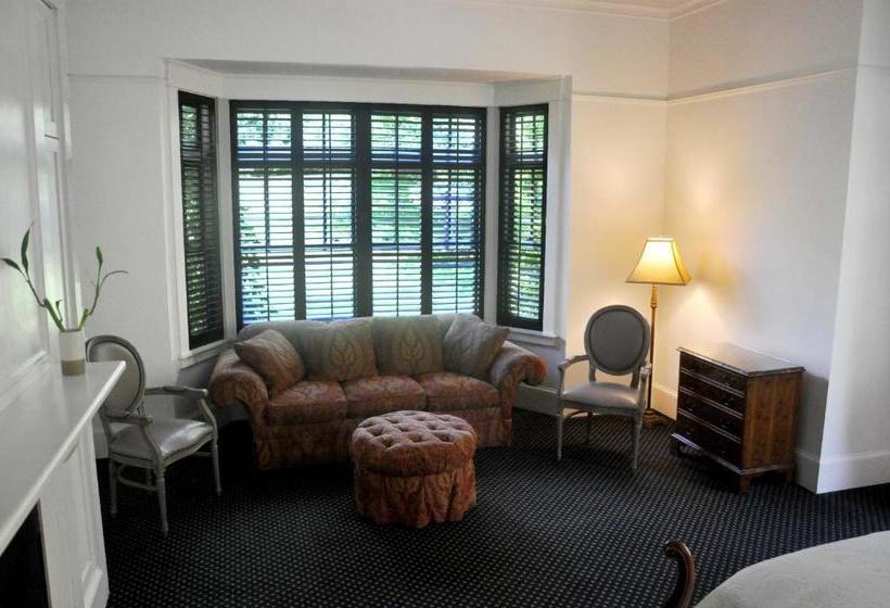 Отель Om Sanctuary Holistic Retreat