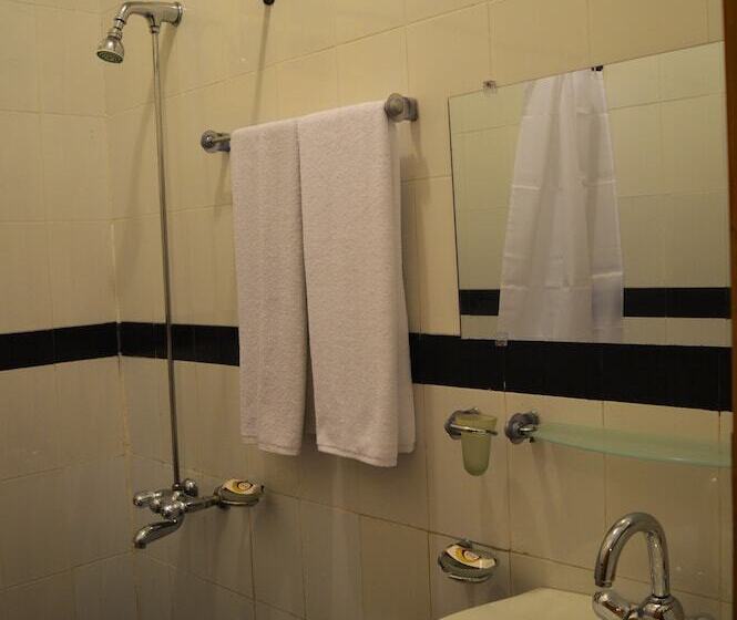 هتل One Rahim Yar Khan Club Road