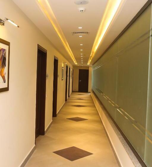 هتل One Rahim Yar Khan Club Road