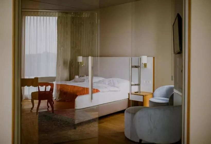 Pałac Pakoszów Schlosshotel Wernersdorf