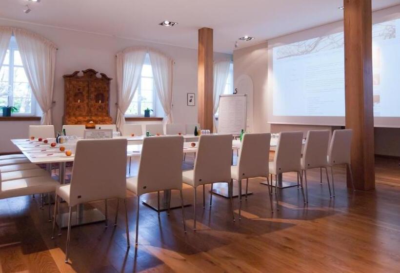 Pałac Pakoszów Schlosshotel Wernersdorf