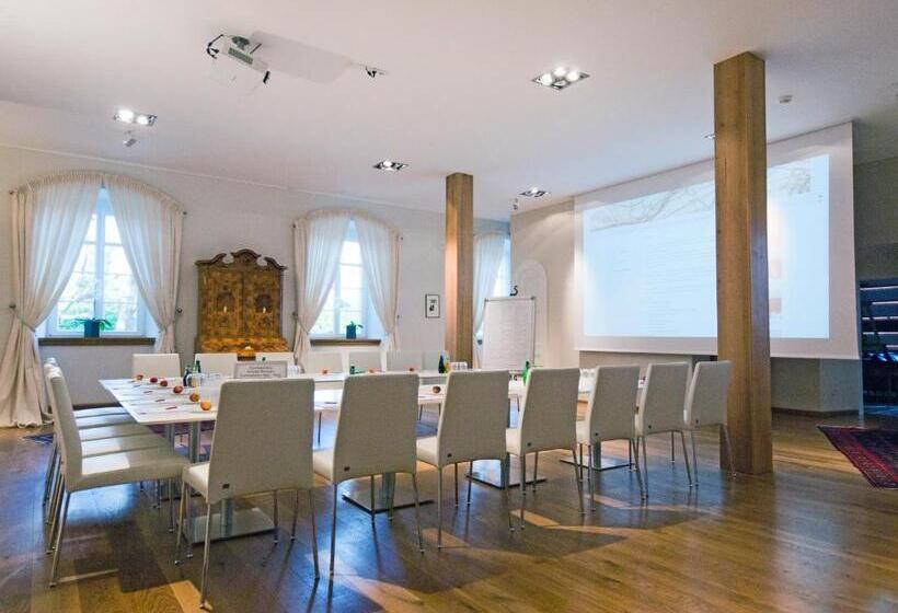 Pałac Pakoszów Schlosshotel Wernersdorf