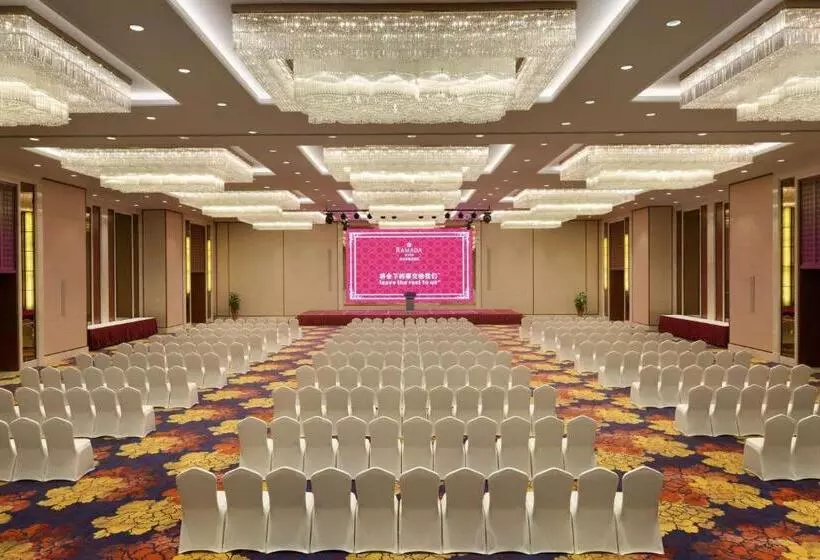 Hotel Ramada Jiaxing
