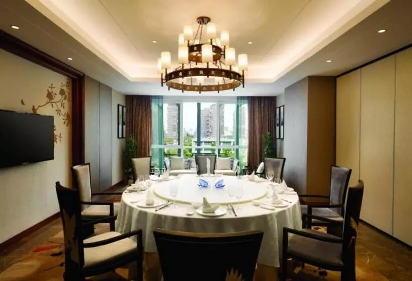 Hotel Ramada Jiaxing