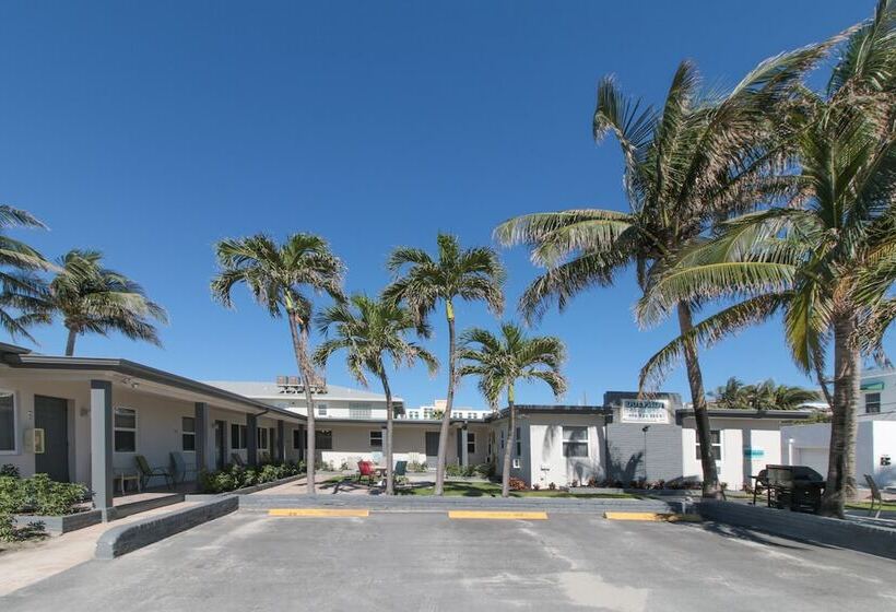 Отель The Dolphin Hollywood