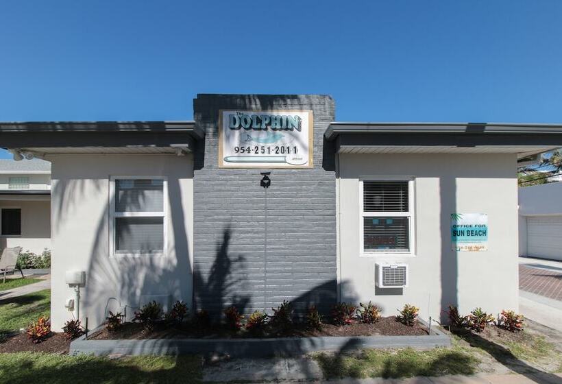 Отель The Dolphin Hollywood