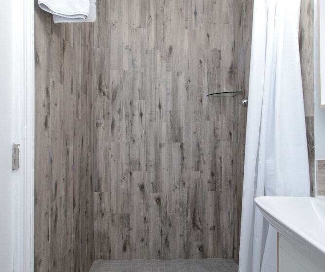 Отель The Dolphin Hollywood