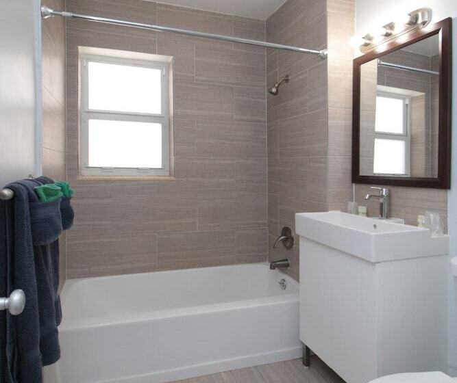 Отель The Dolphin Hollywood