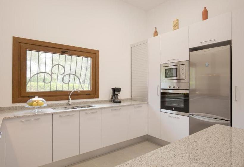 Отель Villa Can Borras