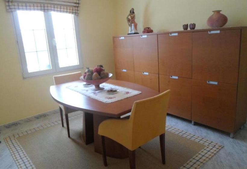 هتل Villa Savanna