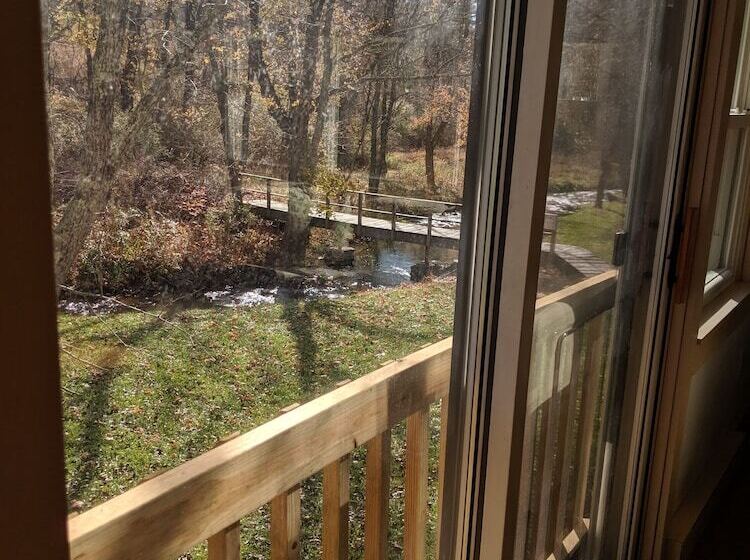 The Anderson Cottage Bed & Breakfast