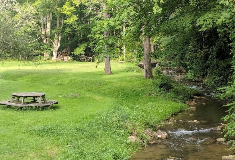 The Anderson Cottage Bed & Breakfast