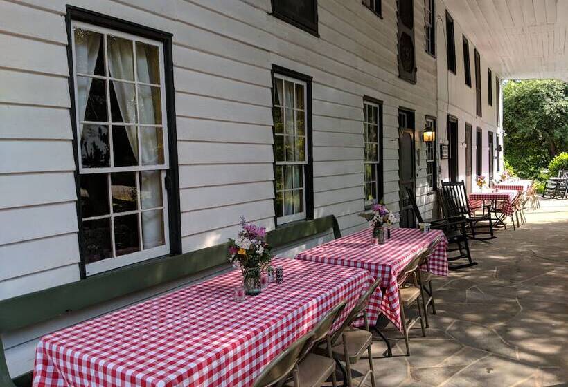 The Anderson Cottage Bed & Breakfast