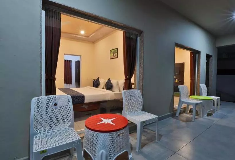 Aaranya Gir Resort
