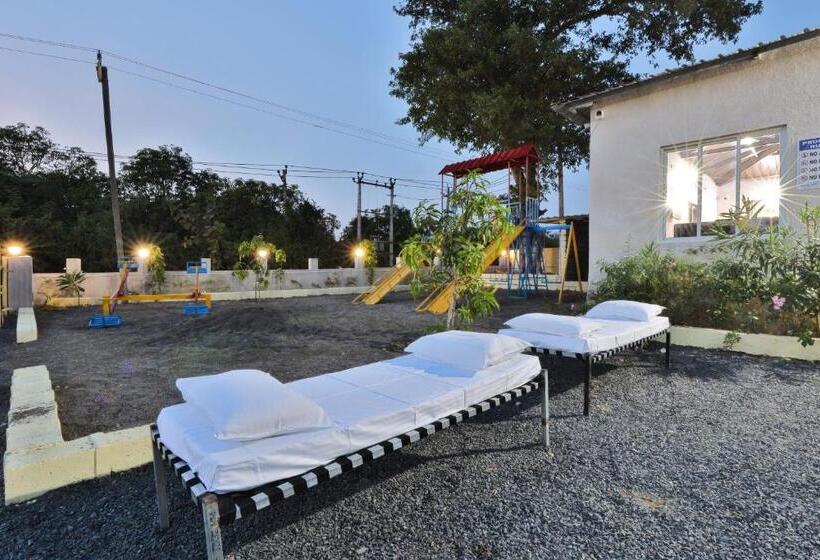 Aaranya Gir Resort