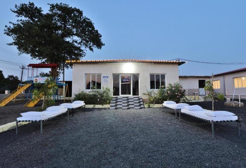 Aaranya Gir Resort