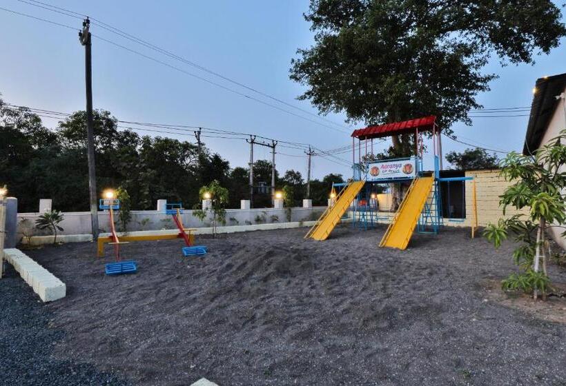 Aaranya Gir Resort