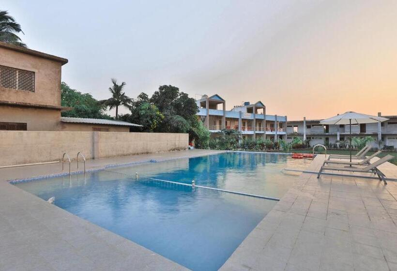 Aaranya Gir Resort