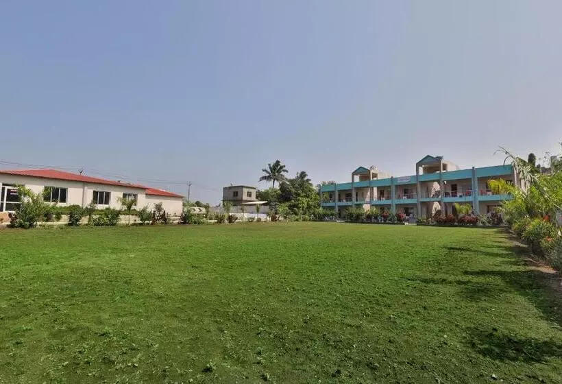 Aaranya Gir Resort