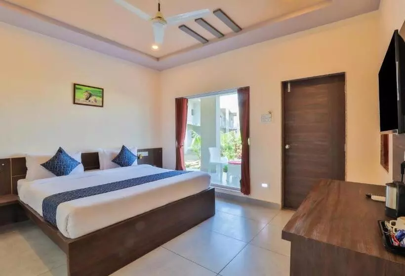 Aaranya Gir Resort